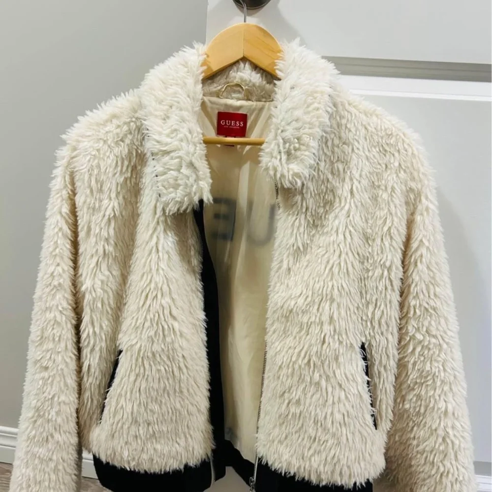 Guess Jacket - Picture 2 of 2